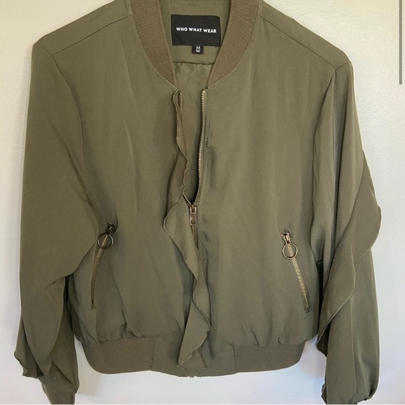 Green zip up ruffle jacket Sz Medium - Picture 2 of 5